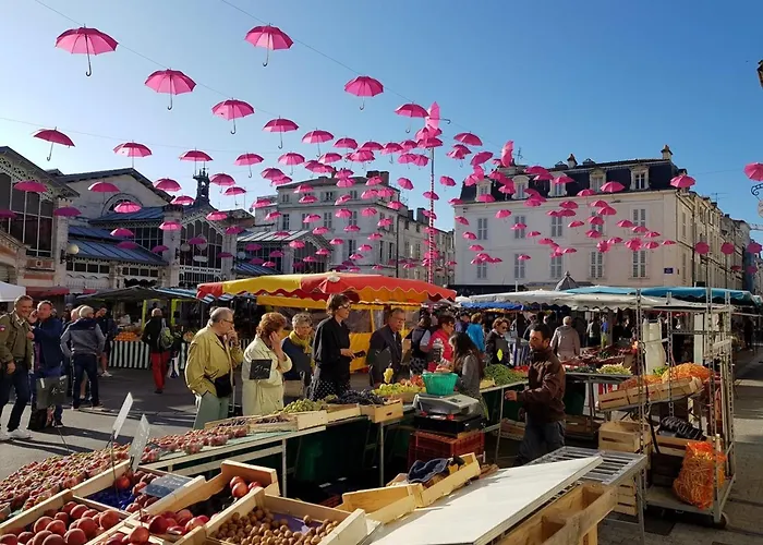 Studio Ensoleille Au Bord De Mer Avec Balcon Et Parking, Proche Centre Et Plage - La Rochelle - Fr-1-535-51